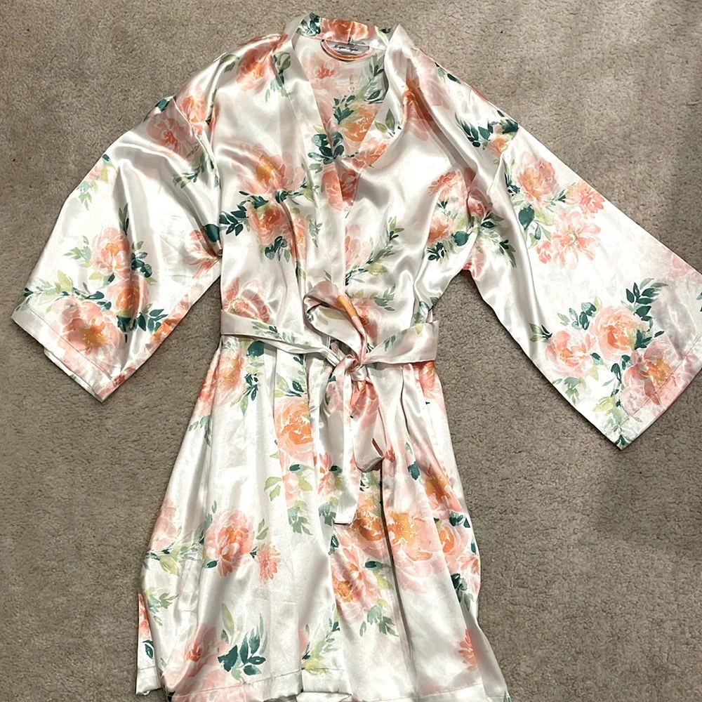 Short Satin Floral Robe - Picture 1 of 2
